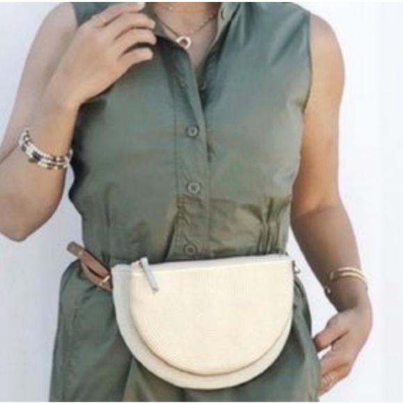 Stella & Dot Sidekick Crossbody Belt Bag Gold/Cream - Picture 16 of 16